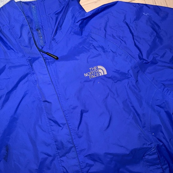 Northface Women’s Windbreaker - Picture 3 of 4
